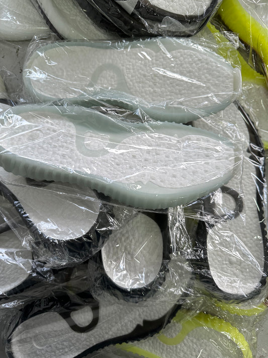 Why OEM Soles Are Essential for Yeezy Sole Replacements: A Sneakerse Care Guide