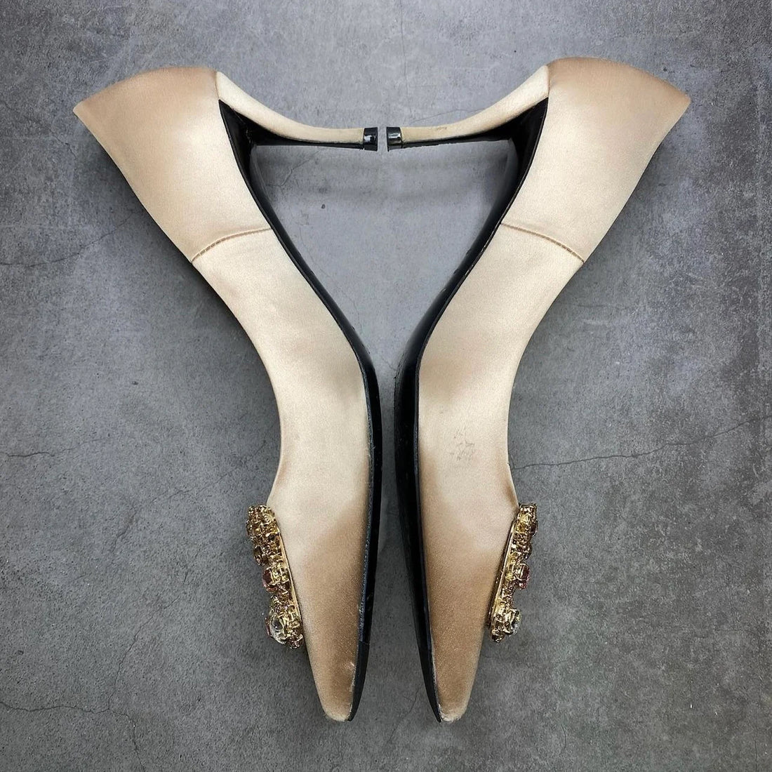 Why Heels Deserve Special Attention: The Importance of Cleaning and Maintenance